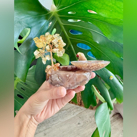 Parrot carving on Agate Geode with Citrine Tree - Picture 6 of 6